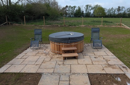Brazzacott Cabin | North Beer Lodge - Spacious Countryside Lodge with Hot Tub & Stunning Views