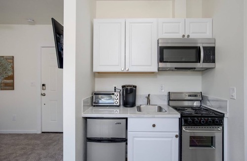 North Bend Apartment | North Bend Escapes North Bend Downtown Suite with private back yard, hot tub.