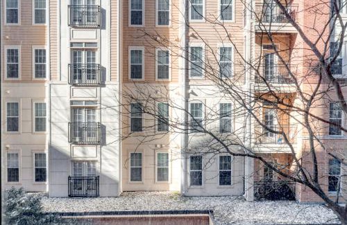 North Bethesda Apartment | North Bethesda 1br w wd pool gym nr Metro WDC-609