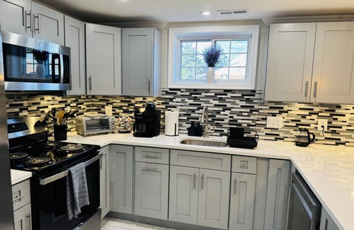 North Bethesda House | North Bethesda Gem - Basement - 5 Minutes From Metro