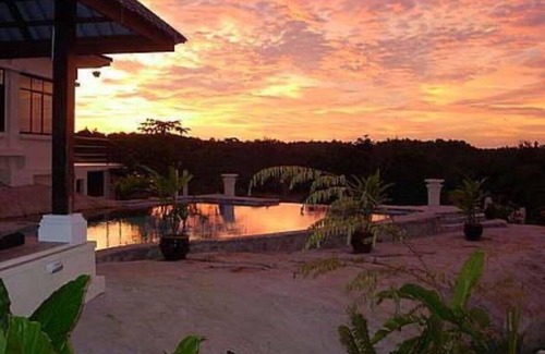 Kudat Villa | North Borneo Malaysian Beach Villa with 3 Bedroom Suites & Swimming Pool