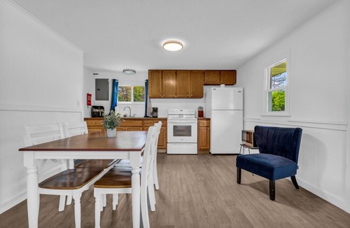 Lexington Cottage | North Bound 25 Cottage #3