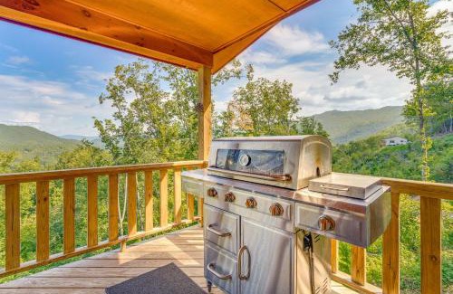 Murphy House | North Carolina Cabin - Pool Table and Mountain Views