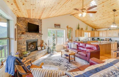 Murphy House | North Carolina Cabin - Pool Table and Mountain Views