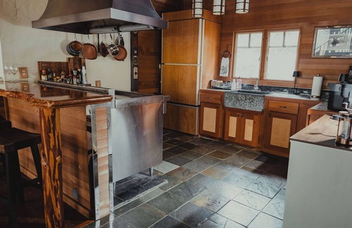 Marblemount Cabin | North Cascades Getaway – Off-Grid Riverside Cabin with Wood-Fired Hot Tub