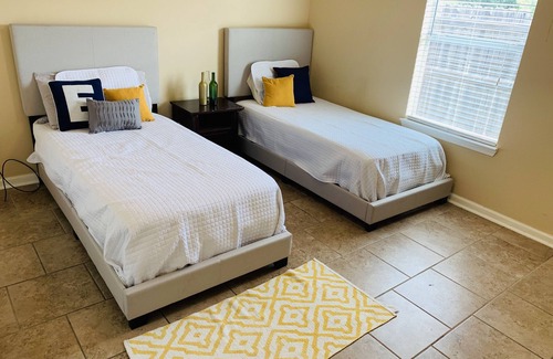 North San Antonio - SAT House | North Central, Conveniently Located, & Affordable