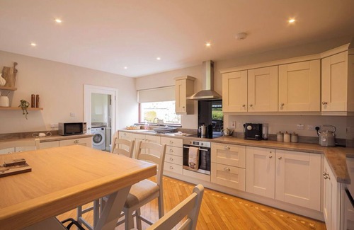 Ballymoney Cottage | North Coast Golf or Family getaway to this peaceful, cosy countryside location.