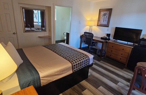 Crescent City Hotel | North Coast Inn