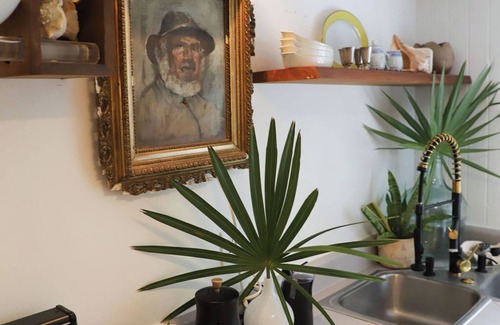 Tybee Island Cottage | North End, 3 Br Luxury Cottage, Pet Friendly, Private Road, 5 min walk to Beach