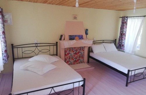 Kourkouloi House | North Evia Kiki's house