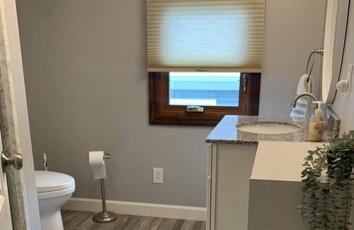 Bridgeport House | North Facing Waterfront. Catch Sunset and Sunrise!
