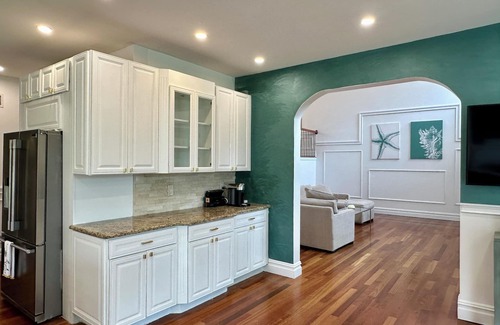 Southold House | NORTH FORK DREAM HOME, 4,000 Sq Ft, 1 Acre, Heated Pool!