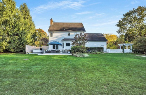 Laurel House | North Fork Oasis: Heated Pool, Hot tub