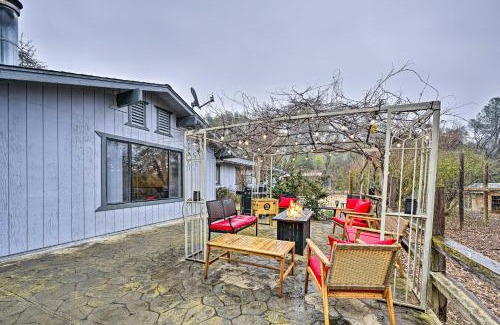 Cascadel Woods House | North Fork Vacation Rental 28 Mi to Yosemite