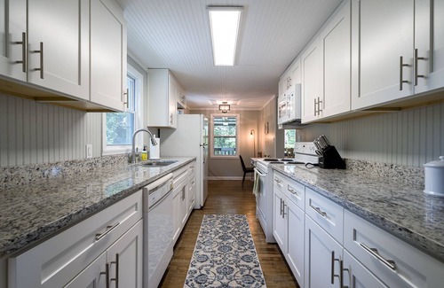 Blue Ridge Cottage | North Georgia Cottage minutes from Blue Ridge and McCaysville!