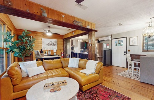 Walnut Mountain Cabin | North Georgia getaway with community pool, trails, and fire pit