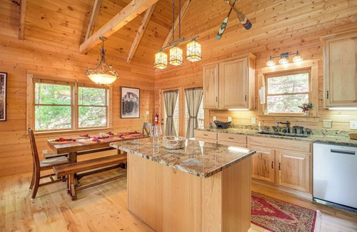 Tate Cabin | North Georgia Mountains Cabin w/Beach Access