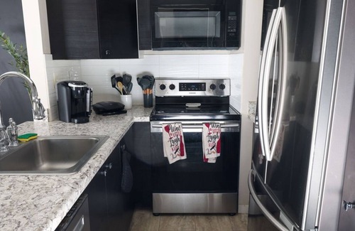North Raleigh House | North Hills/Gym/Sauna/Massage Chair/Pool