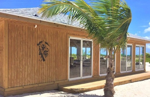 Kemps Bay House | North House at Paradise Beach Andros- private beach, watersports & gamesroom