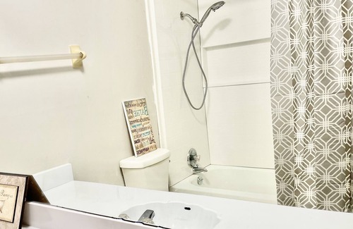 Tougaloo House | North Jackson-Ridgeland Boho Bungaloo