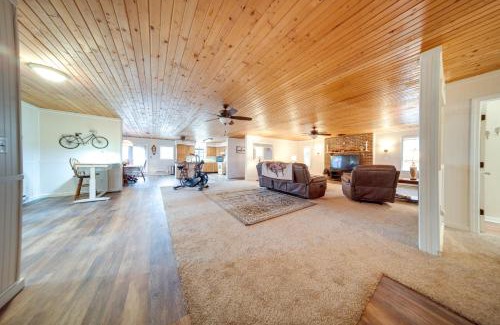 North Jackson House | North Jackson Vacation Rental with Wraparound Deck!