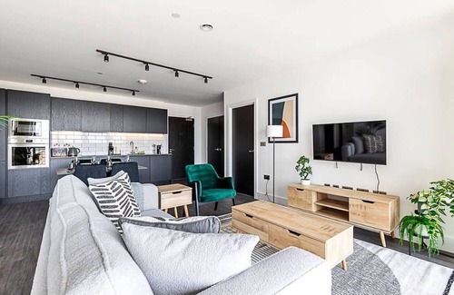 College Park and Old Oak Apartment | North Ken VI - 2Beds+2Bathrooms+Balcony+Concierge