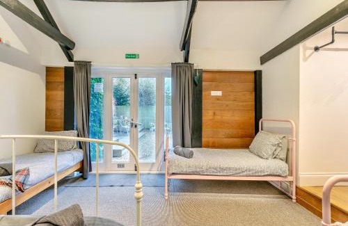 Worlington House | North Lake Chapel