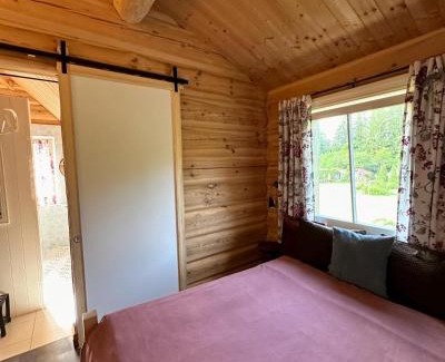 Renavas Bed & Breakfast | North Lakeside B&B Plateliai