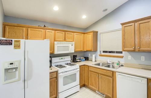 North Liberty House | North Liberty Home ~ 11 Mi to University of Iowa!