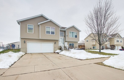 North Liberty House | North Liberty Home ~ 11 Mi to University of Iowa!