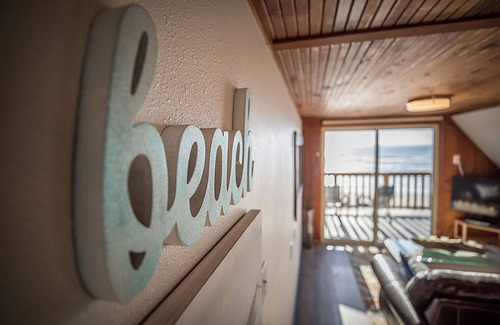 Bandon Condo | North Loft: Cozy, two-person loft with deck overlooking the beach