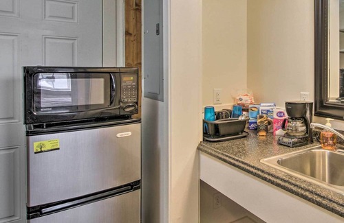 North Logan Apartment | North Logan Studio, Walk to Utah State Campus!