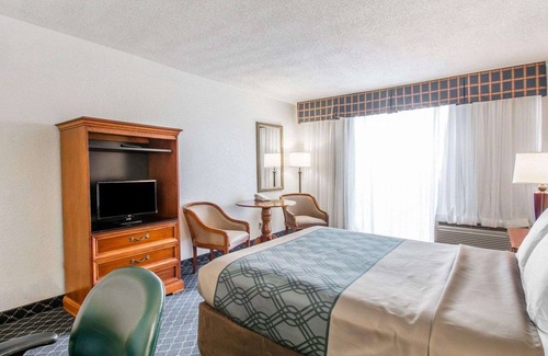 Golden Glades Hotel | North Miami Beach Gardens Inn & Suites