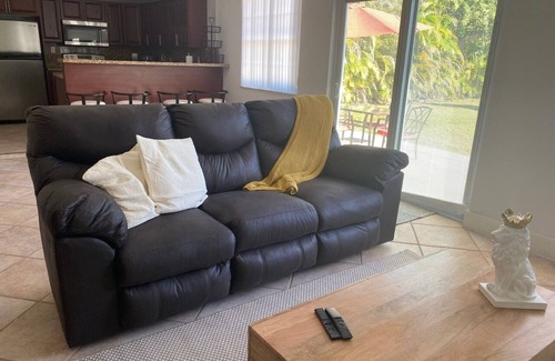 Ives Estates House | north miami house family-size w/pool and BBQ