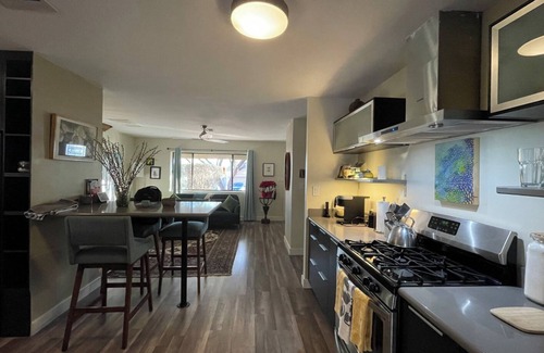 North Mountain House | North Mountain home by trailheads