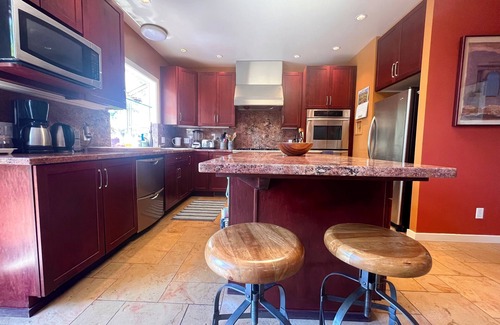 Bushrod House | North Oakland Garden Retreat