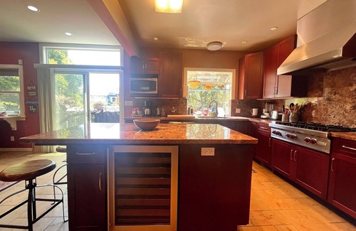 Bushrod House | North Oakland Garden Retreat
