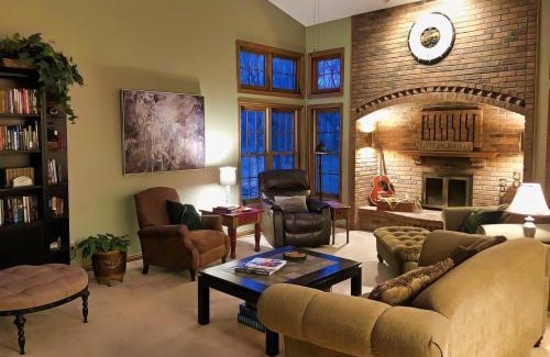 Blaine House | North Oaks Estate