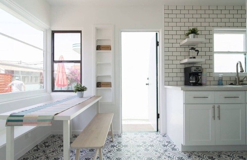 North Park House | North Park Classic Cottage w Modern Flare
