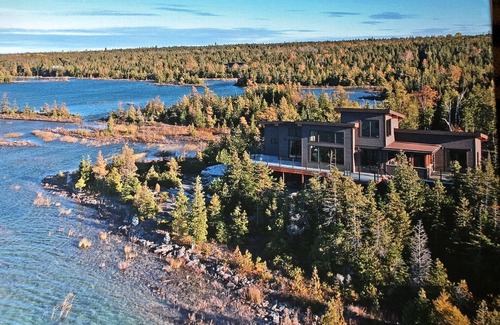 Tobermory Apartment | North Paw - Private 5 acres, 800m shoreline