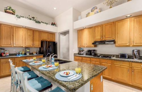 Pinnacle Hill House | North Phoenix-Glendale Resort-Style Home, Saltwater Pool Spa, Hike, Golf, Events