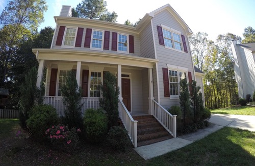 North Raleigh House | North Raleigh home in Wakefield Plantation Culd-de-sac lot in private wooded lot