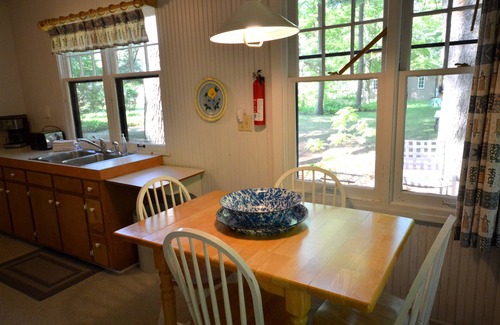 Holland House | North Red, a cozy 2-bedroom condo in the heart of Holland, MI, perfect for up to 6 guests.