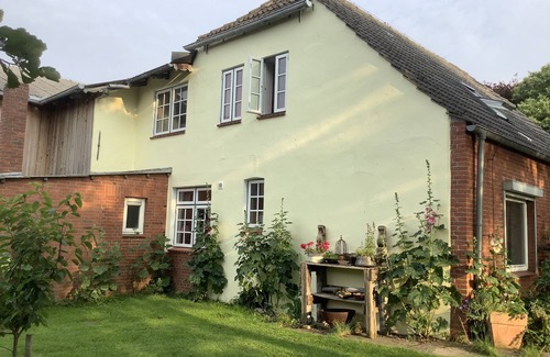 Westerdeich House | North Sea, near St. Peter Ording, house directly on the dike, very quiet