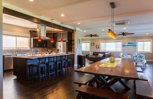 Kahuku House | North Shore Country Estate - 17 Acres, Great Views