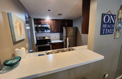 Traverse City Condo | North Shore Inn Traverse City - Unit 103