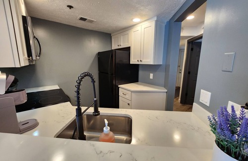 Traverse City Condo | North Shore Inn Traverse City - Unit 203