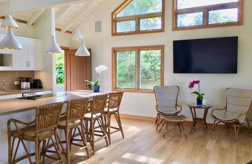 Pauwela House | North Shore Ocean View Cottage