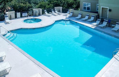 North Forest Beach Apartment | North Shore Place
