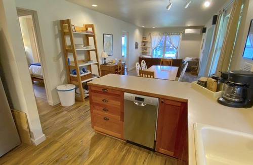 Eastsound House | North Shore Retreat: Private Beach Access, Tennis/Pickleball Court, Pets Welcome
